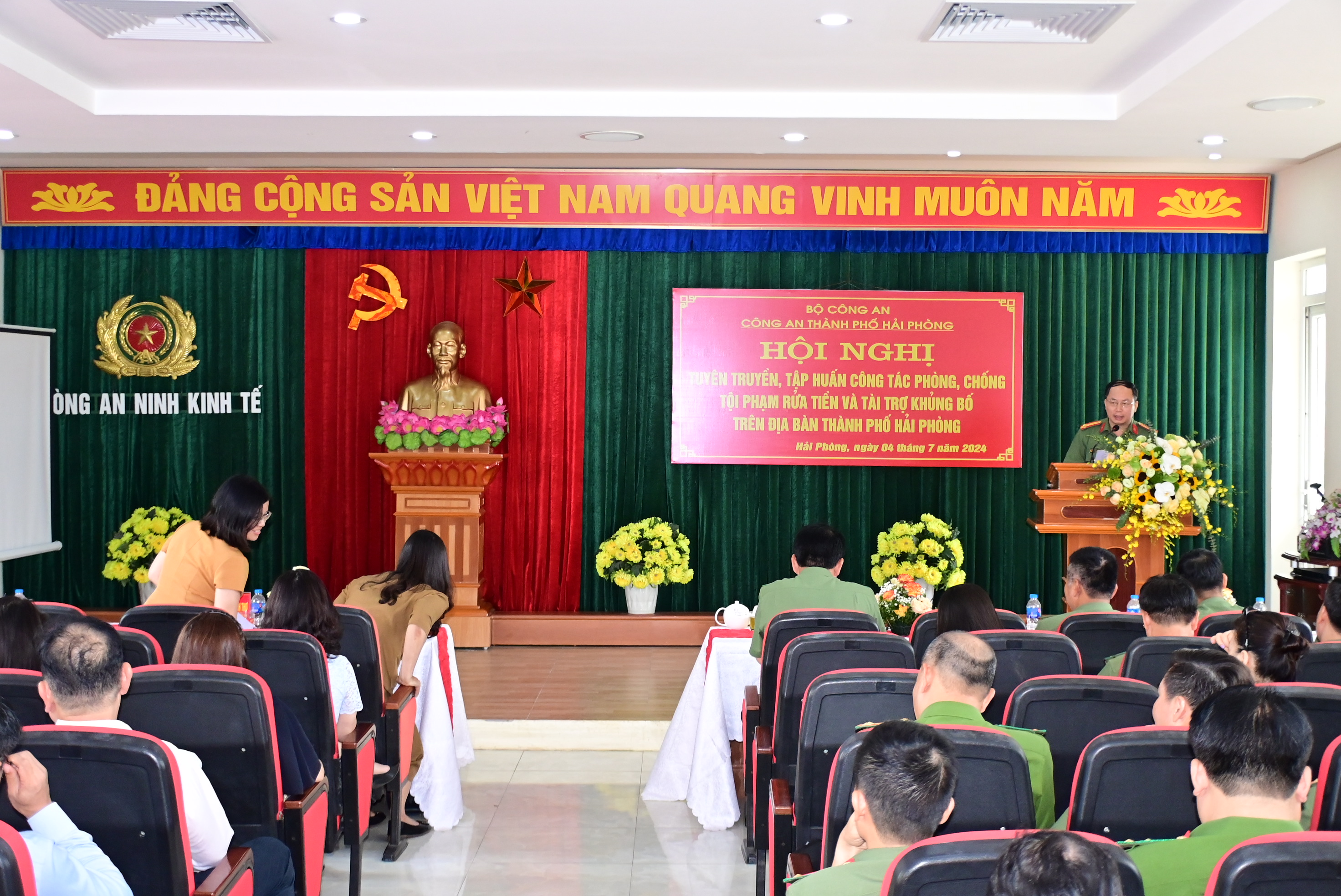 Phòng An ninh kinh tế - CATP nhận được nhiều thư cảm ơn 